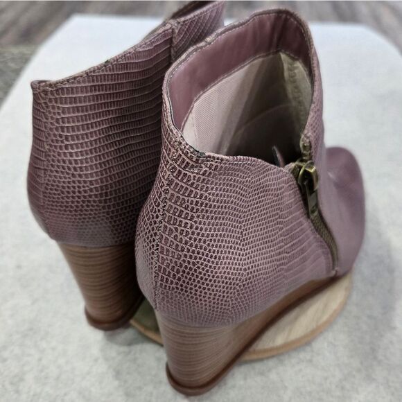 🐢 Journee Collection Glam Vegan Snake Skin Side Zip Boots.  Size 11. - Picture 5 of 13